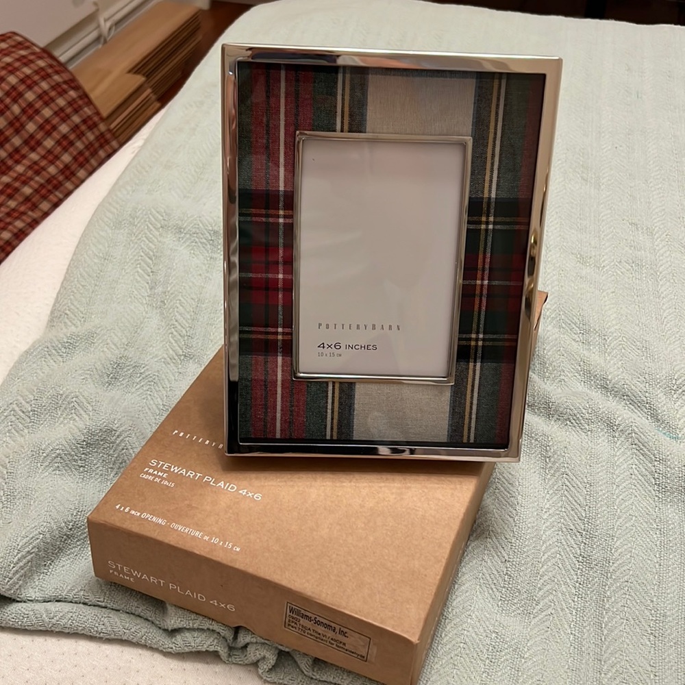 Pottery Barn 4x6 photo frame